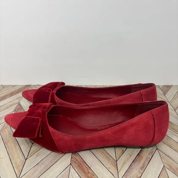 Banana Republic| women’s Ballet flat Elegant bow pointy toe Red suede sz 8.5