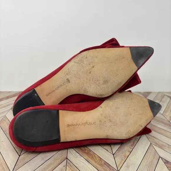 Banana Republic| women’s Ballet flat Elegant bow pointy toe Red suede sz 8.5