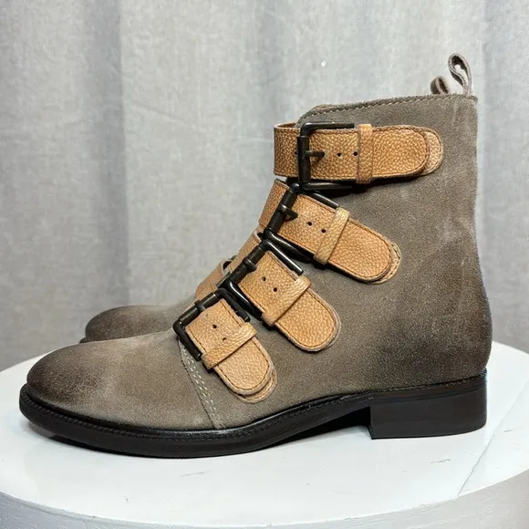 BAND OF THE FREE WOMENS HAWTHORNE TAUPE SUEDE BUCKLE ANKLE BOOTS