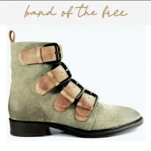 BAND OF THE FREE WOMENS HAWTHORNE TAUPE SUEDE BUCKLE ANKLE BOOTS