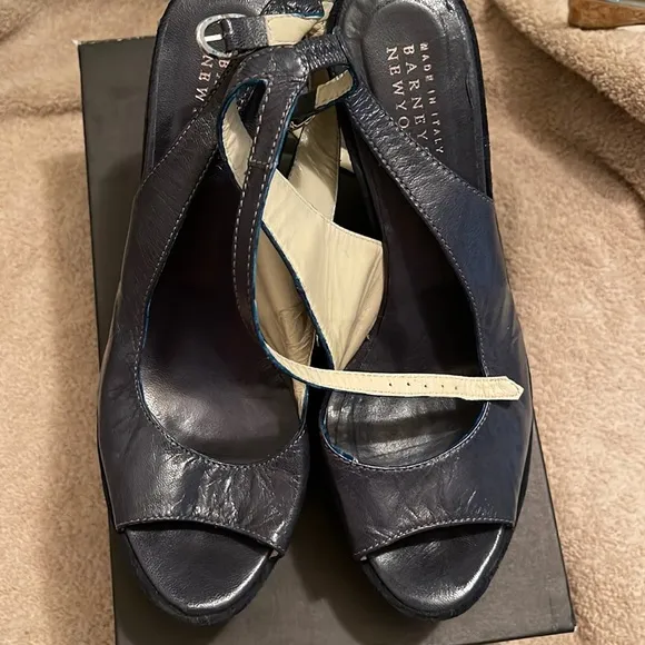 BARNEYS NEWYORK - Liana -platform peep toe platforms - size 37 EUR