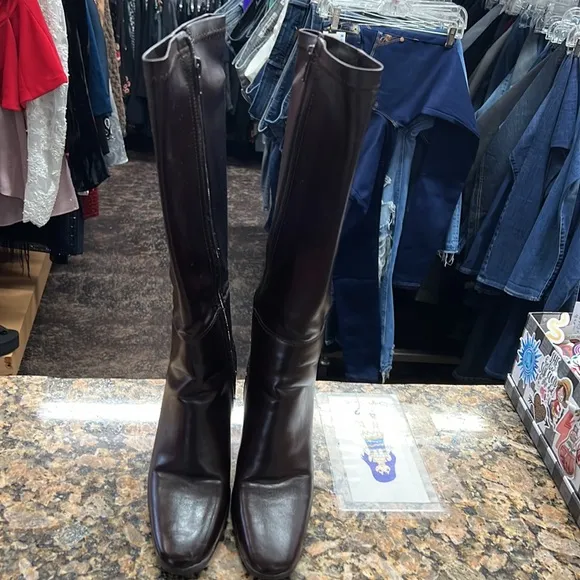 Bass-Venice Size 5 Women's 3&quot; Heel Brown Vinyl 15&quot; Boots