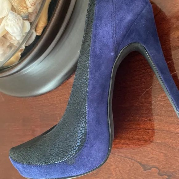 BCBG Paris Pamee Blue Leather Suede Faux Snakeskin Stiletto High Heel Size 6
