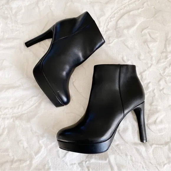BCBGeneration Women's Jeanne Fashion Boot Size 9 New