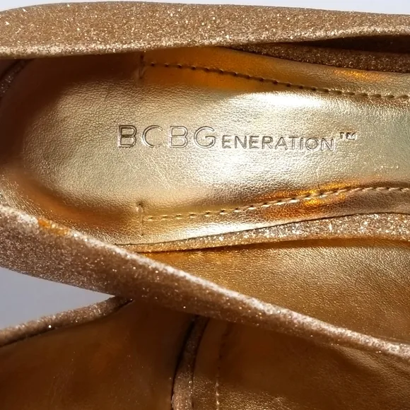 BCBGeneraton, Glitter Gold Peep Toe 3 1/2&quot; Heel Shoes Size 6