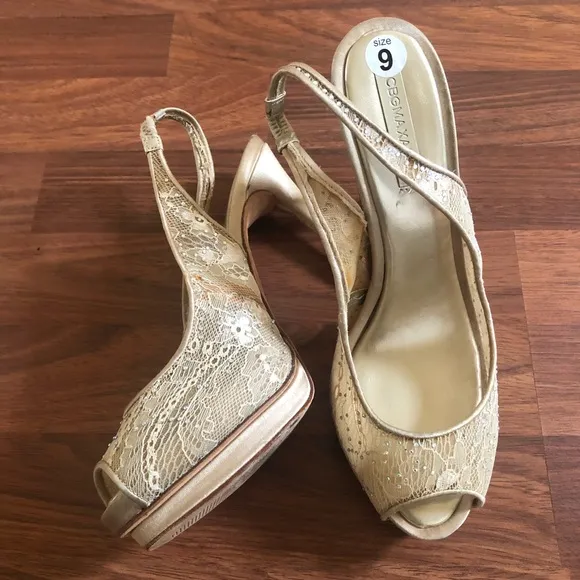 BCBGMaxAzria Fennel Peep Toe Lace Slingback Heel  Shoes Size 9
