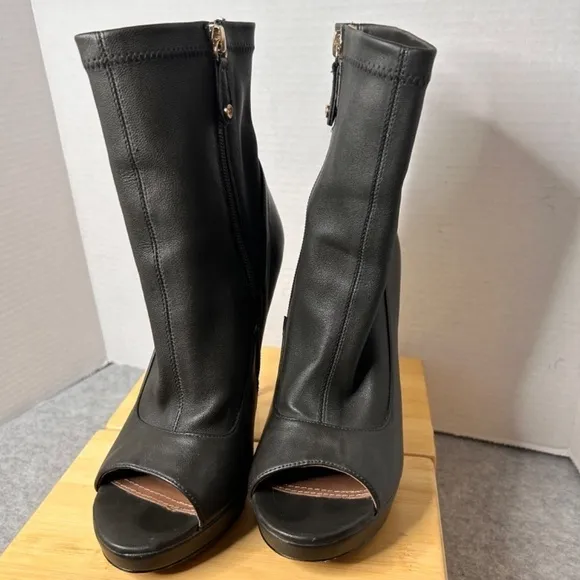 BCBGMAXAZRIA Leather Open Toe Stiletto Boots Gold Tone Heel Sz 7B 5 Inch Heel