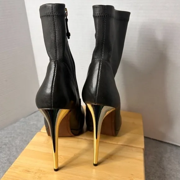 BCBGMAXAZRIA Leather Open Toe Stiletto Boots Gold Tone Heel Sz 7B 5 Inch Heel