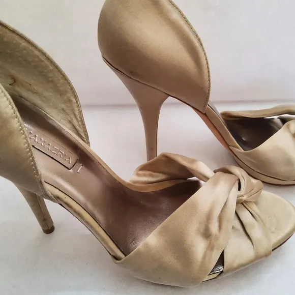 BCBGMaxAzria Peep Toe Pump Leather Sole Heels Shoes Size 9.5