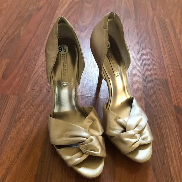BCBGMaxAzria Peep Toe Pump Leather Sole Heels Shoes Size 9.5