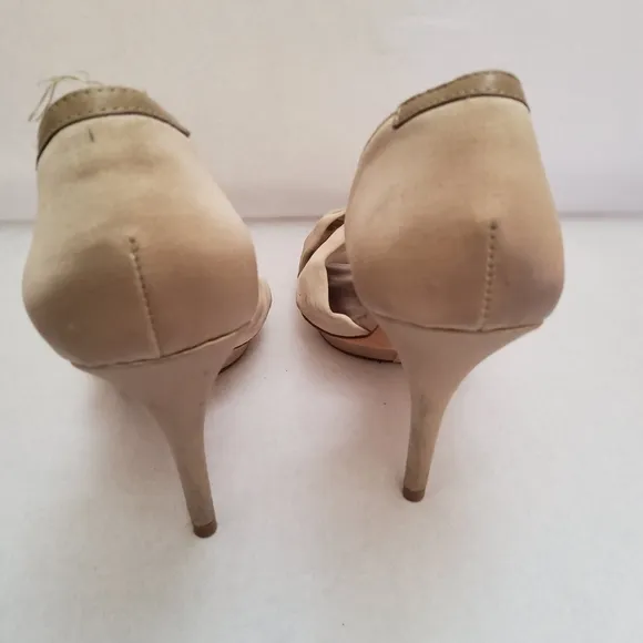 BCBGMaxAzria Peep Toe Pump Leather Sole Heels Shoes Size 9.5