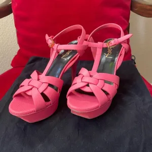 Beautiful bubble gums YSL tribute Sandals