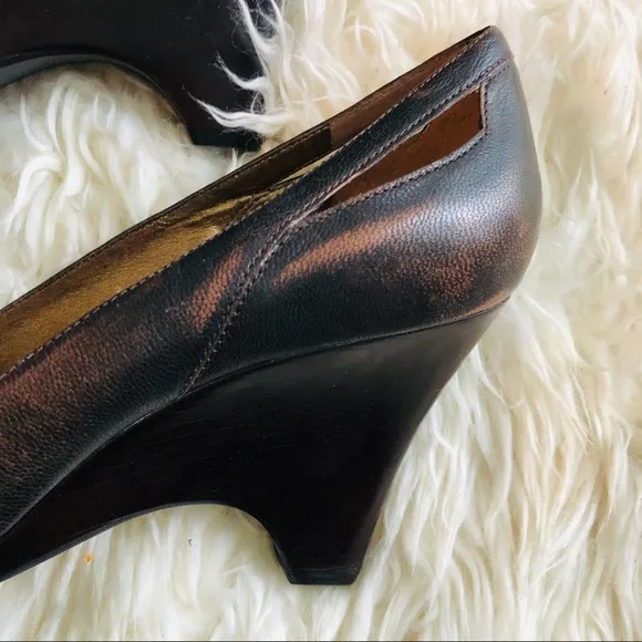 Beautiful Studded Surface Distress Leather Peep toe Wedge Heel Shoes Size 10
