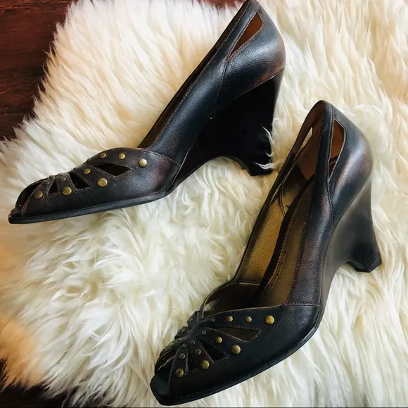 Beautiful Studded Surface Distress Leather Peep toe Wedge Heel Shoes Size 10