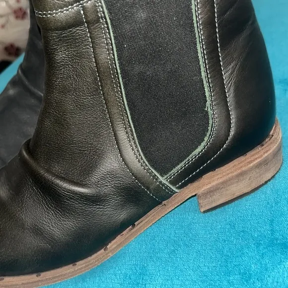 Beek Boots Black Leather Size 7