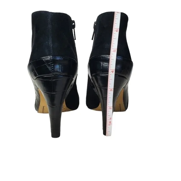Bella Vita Brennan Bootie, Women's Black Suede Leather Heel Ankle Boots Sz 9