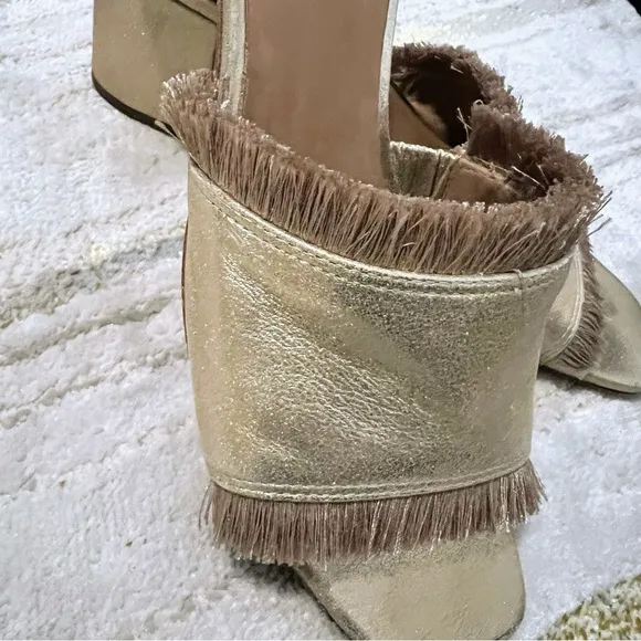 Bernardo Bryn Metallic Fringed Gold Mule Clog Slip on Sandal Slide Shoes Size 9m