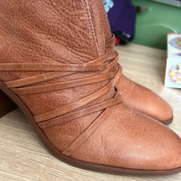 Bernardo Felicity Brown Leather Block Heel Boho Ankle Boots Booties - 7.5