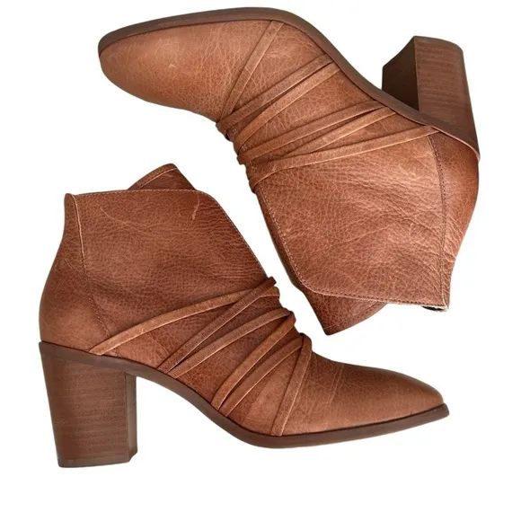Bernardo Felicity Brown Leather Block Heel Boho Ankle Boots Booties - 7.5