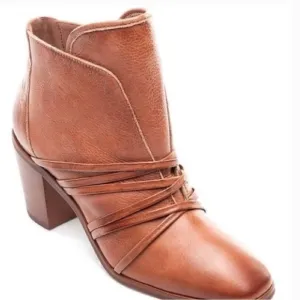 Bernardo Felicity Brown Leather Block Heel Boho Ankle Boots Booties - 7.5