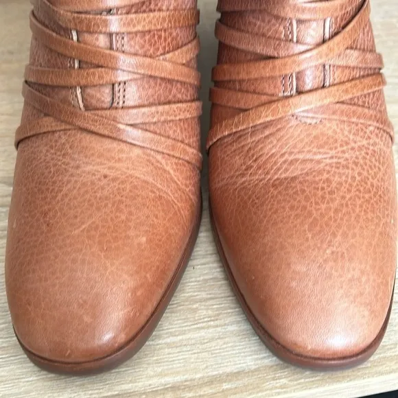 Bernardo Felicity Brown Leather Block Heel Boho Ankle Boots Booties - 7.5