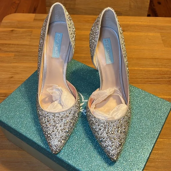 Betsey Johnson Blue Women's Pump, Silver Satin