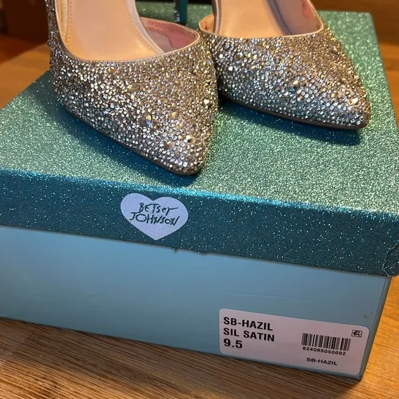 Betsey Johnson Blue Women's Pump, Silver Satin