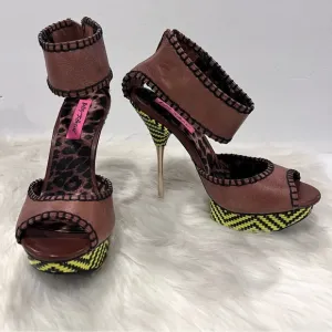 Betsey Johnson Women’s Tricksy Leather Heels Stilettos Yellow Black Platform 8.5