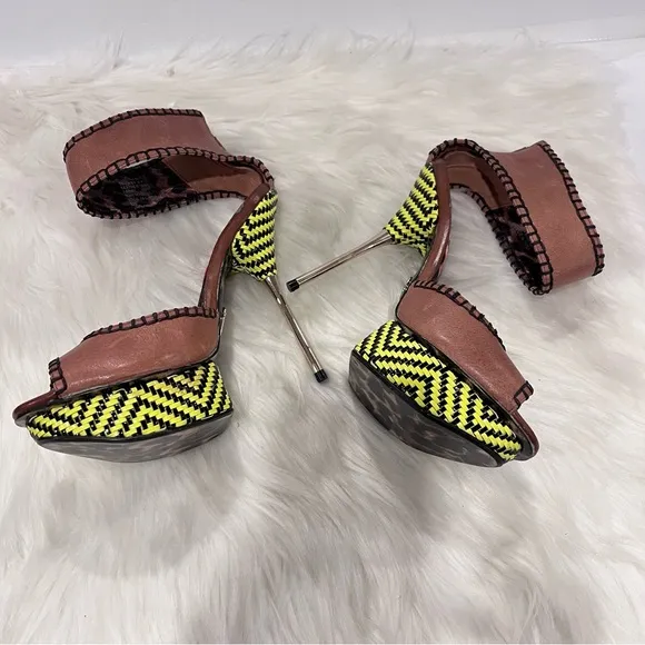Betsey Johnson Women’s Tricksy Leather Heels Stilettos Yellow Black Platform 8.5