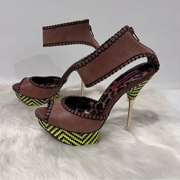 Betsey Johnson Women’s Tricksy Leather Heels Stilettos Yellow Black Platform 8.5
