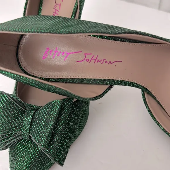 Betsy Johnson Size 8.5 Prince Green Sparky Stiletto Heels