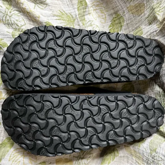 Birkenstock Gizeh Black Platform Sandals