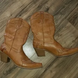 BKE Sole Cowgirl Boots