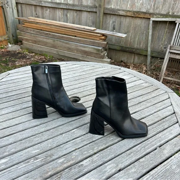 Black‎ Boots - Circus by Sam Edelman size 8.5 Layla