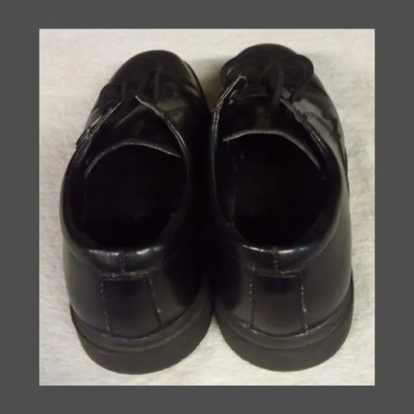 BLACK BOYS DRESS SHOES BY STACY ADAMS SIZE 2 YOUTH