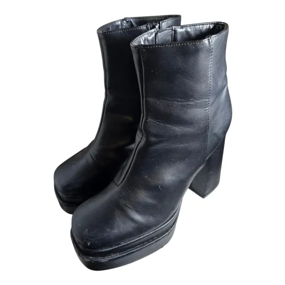 Black leather Ankle Boots Platform High Heel Size US 8.5 Deadstock