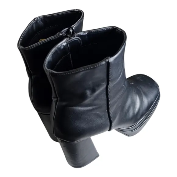 Black leather Ankle Boots Platform High Heel Size US 8.5 Deadstock