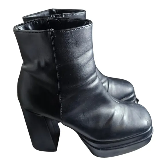Black leather Ankle Boots Platform High Heel Size US 8.5 Deadstock
