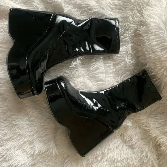 BLACK PLATFORM BOOTS