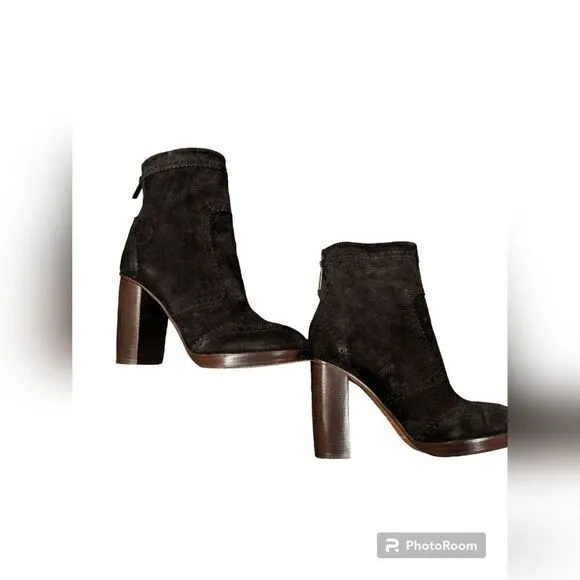 Black suede Oxford boots with block heel