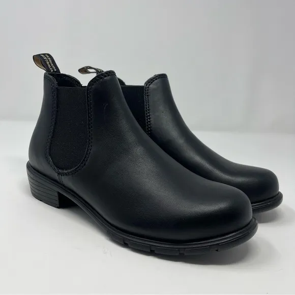 Blundstone 2068 Women's Size 7 Low Heel Black Leather Boot