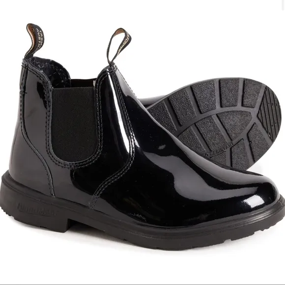 Blundstone Red Low-Heel Chelsea shiny black patent leather boot. 2255. 3, 4