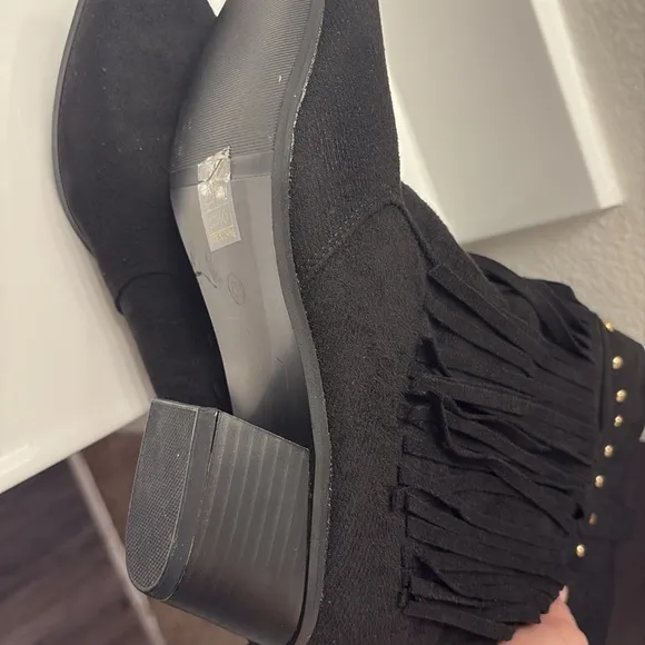 Boots small heeled
