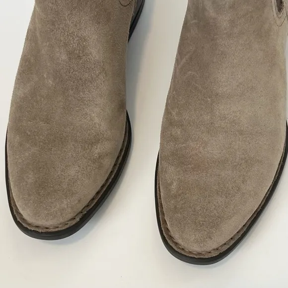 Born Casco Chelsea boots Taupe Suede Ankle Boots Neutral tone booties Size 7