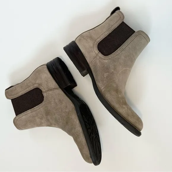 Born Casco Chelsea boots Taupe Suede Ankle Boots Neutral tone booties Size 7