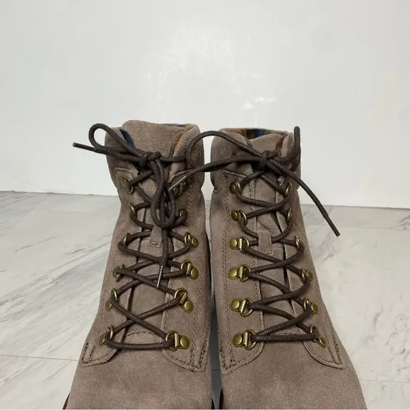 Born Codi Gray Lace Up Boot 11M