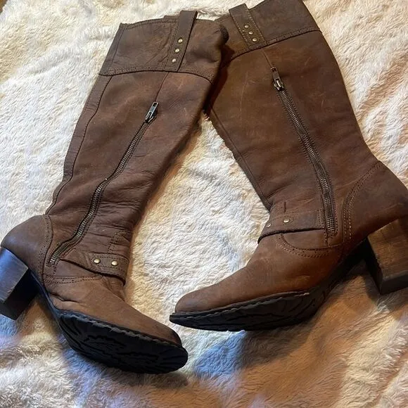 Born leather boots, size 9M