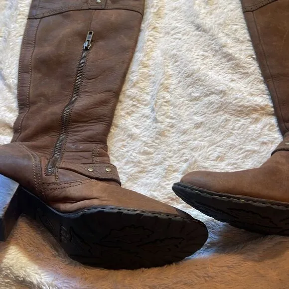 Born leather boots, size 9M