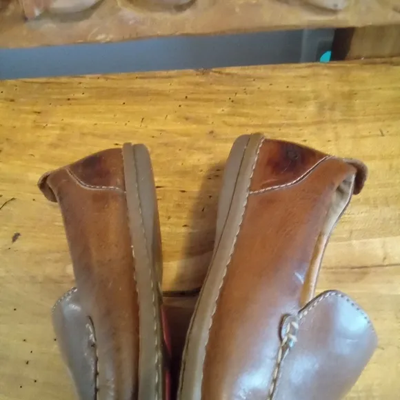 Born Men's Size 10.5 Casual Leather Slip-on Shoes