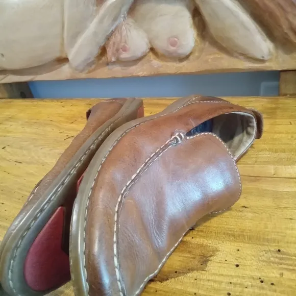 Born Men's Size 10.5 Casual Leather Slip-on Shoes